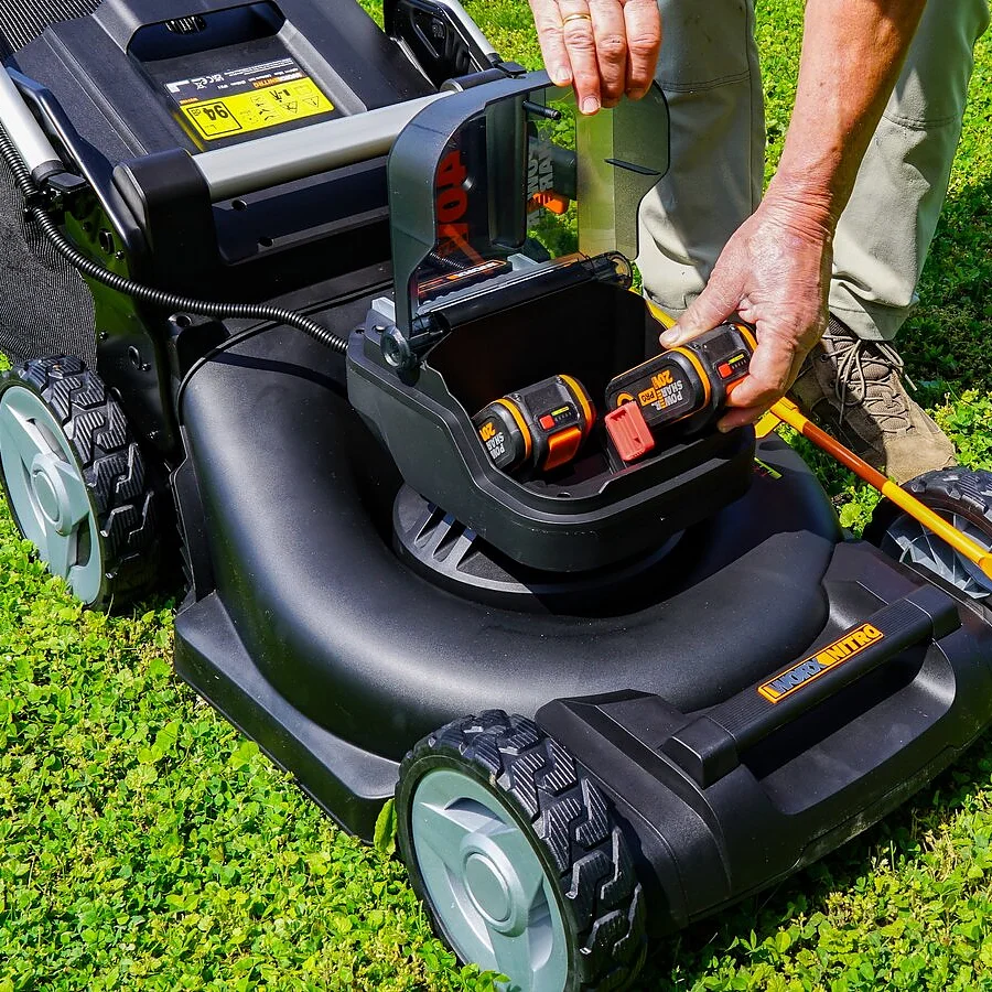 Self propelled cordless lawn mower Brushless motor 40V with